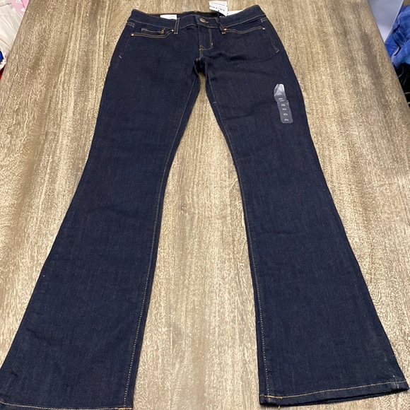 NEW Gap Low rise slim in the hip & thigh’s Boot cut leg opening stretchy - Picture 2 of 11